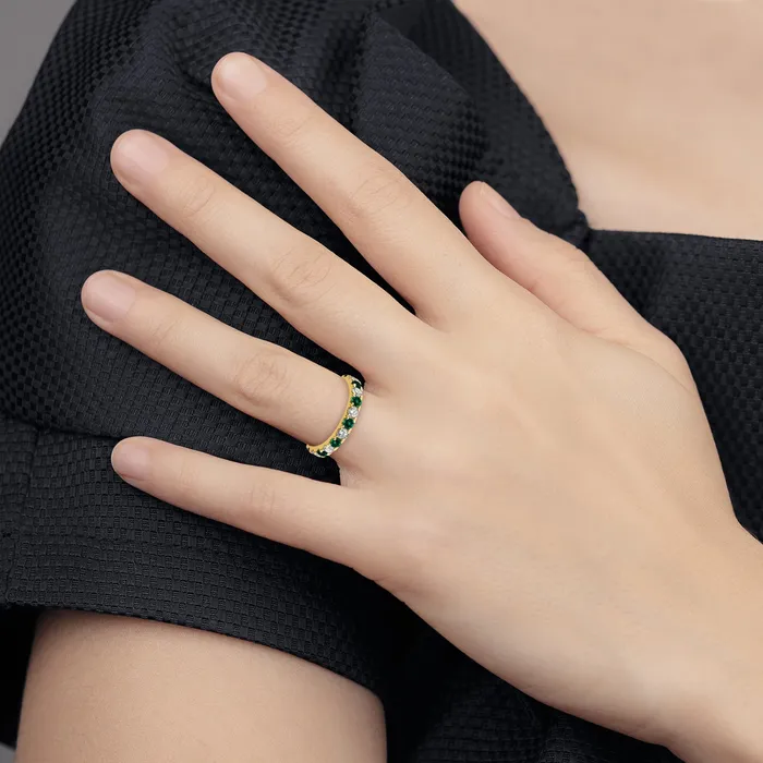 Goldia Rings 14k Yellow Gold 1 Ct Lab Grown Diamond VSSI G and Lab Created Emerald Eternity Band Ring