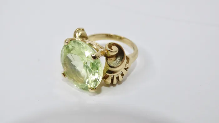 Tourmaline 14k Gold Solitare Ring Vintage by Misty Rings Tourmaline 14k Gold Solitare Ring Vintage by Misty Rings
