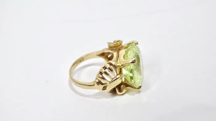 Tourmaline 14k Gold Solitare Ring Vintage by Misty Rings Tourmaline 14k Gold Solitare Ring Vintage by Misty Rings
